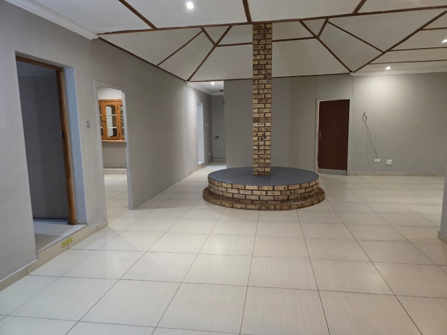 To Let 6 Bedroom Property for Rent in Kuruman Northern Cape
